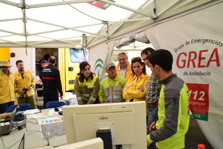 Dispositivo montado en la Sierra de Baza para desarrollar un simulacro de incendio forestal Dispositivo montado en la Sierra de Baza para desarrollar un simulacro de incendio forestal