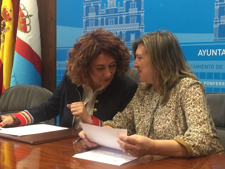La alcaldesa y la concejala de turismo presentan el programa en rueda de prensa La alcaldesa y la concejala de turismo presentan el programa en rueda de prensa