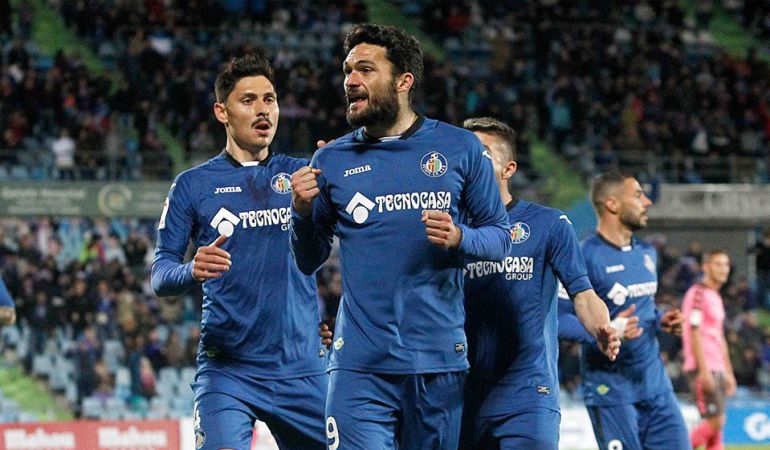 Molina (centro) es el quinto máximo goleador de la Liga 1,2,3 con 16 tantos Molina (centro) es el quinto máximo goleador de la Liga 1,2,3 con 16 tantos