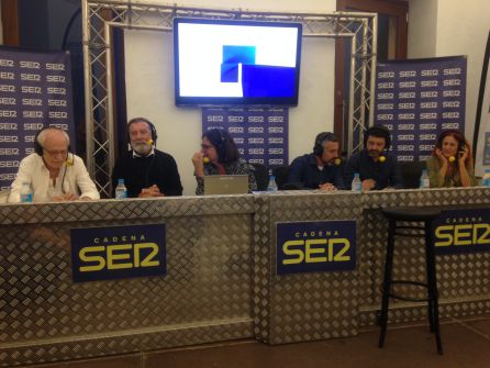 Mesa con Pino Sagliocco y Antonio Escohotado Mesa con Pino Sagliocco y Antonio Escohotado