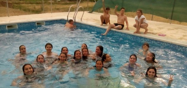 Los campamentos se desarrollan en dos turnos durante el mes de julio. Los campamentos se desarrollan en dos turnos durante el mes de julio.