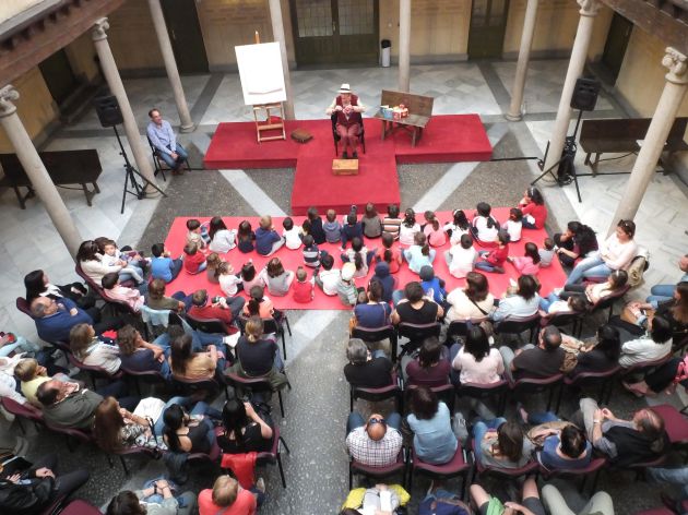 El patio de la Diputación es uno de los escenarios de Titirimundi. El patio de la Diputación es uno de los escenarios de Titirimundi.