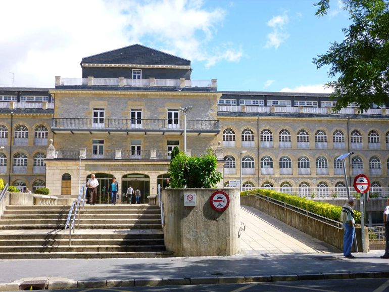 Hospital de Santiago de Vitoria Hospital de Santiago de Vitoria
