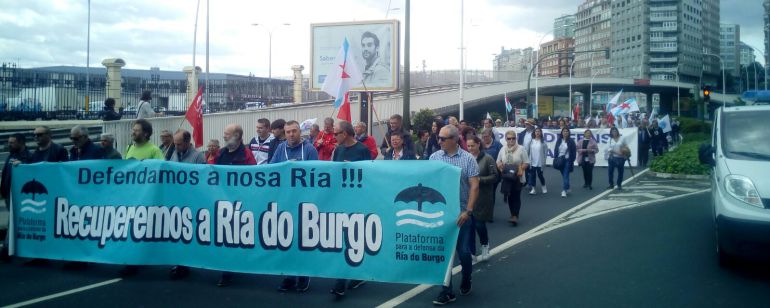 A Coruña: Manifestación para pedir de nuevo que se drague la ría de O Burgo A Coruña: Manifestación para pedir de nuevo que se drague la ría de O Burgo