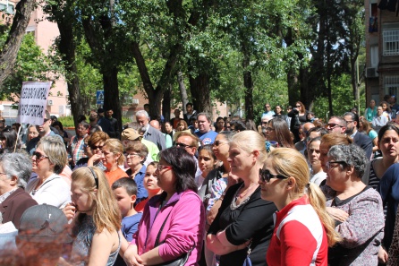 Familiares, amigos y vecinos en la concentración de Usera Familiares, amigos y vecinos en la concentración de Usera