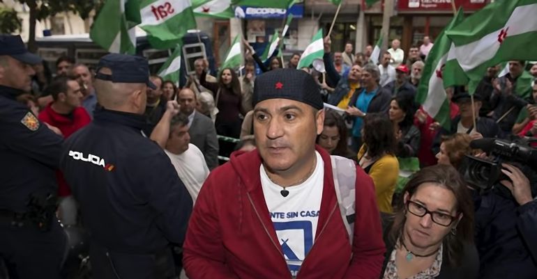 Andrés Bódalo durante una protesta días antes de su entrada en prisión. Andrés Bódalo durante una protesta días antes de su entrada en prisión.