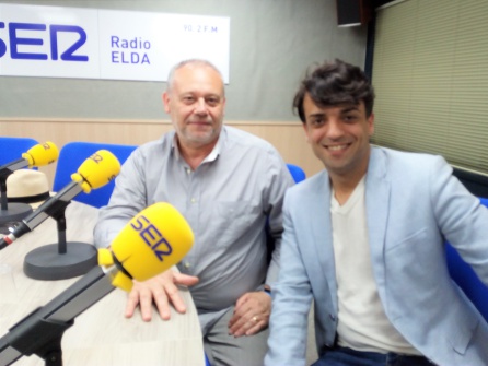 El actor eldense y el director del Teatro Castelar en el programa Vinalopó Hoy por Hoy El actor eldense y el director del Teatro Castelar en el programa Vinalopó Hoy por Hoy