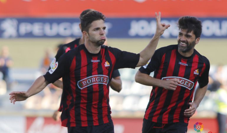 Fran Carbia celebra el primer gol del Reus davant el Sevilla Atlético. Fran Carbia celebra el primer gol del Reus davant el Sevilla Atlético.
