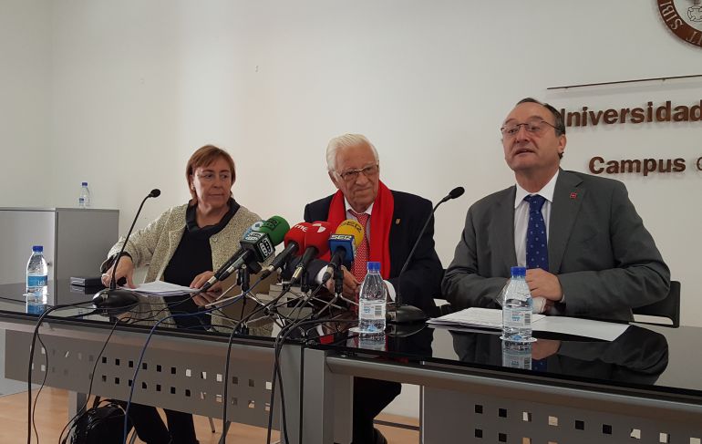 La Universidad de Valladolid y Mensajeros de la Paz firman un convenio de colaboración La Universidad de Valladolid y Mensajeros de la Paz firman un convenio de colaboración