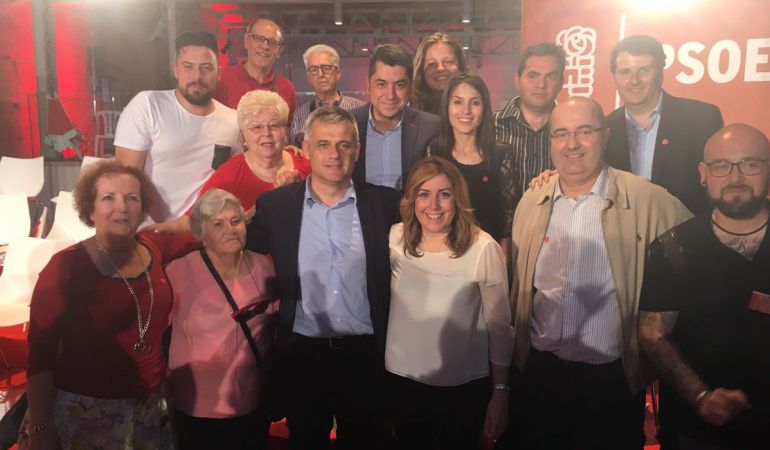 El alcalde de Móstoles, David Lucas, junto a los concejales Roberto Sánchez, Jessica Antolín y Ana María Rodrigo en un acto de apoyo a Susana Díaz El alcalde de Móstoles, David Lucas, junto a los concejales Roberto Sánchez, Jessica Antolín y Ana María Rodrigo en un acto de apoyo a Susana Díaz