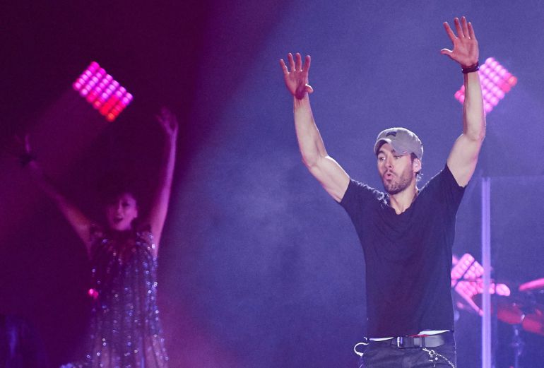 El de El Sardinero es, de momento, el único concierto de la gira de Enrique Iglesias en España. El de El Sardinero es, de momento, el único concierto de la gira de Enrique Iglesias en España.