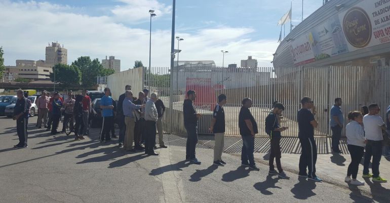 Aficionados del Albacete publicitan en Twitter viajes de ida y vuelta a Lorca a comprar entradas Aficionados del Albacete publicitan en Twitter viajes de ida y vuelta a Lorca a comprar entradas