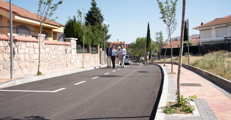 El alcalde de Colmenar Viejo visita las obras de reurbanización integral de Provisancol El alcalde de Colmenar Viejo visita las obras de reurbanización integral de Provisancol