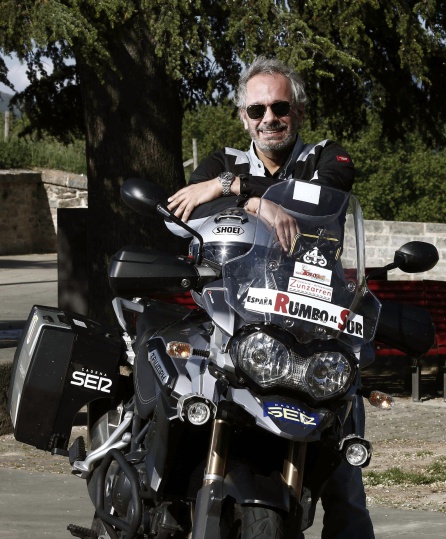 Me llevo a algunos amigos en la moto... Me llevo a algunos amigos en la moto...