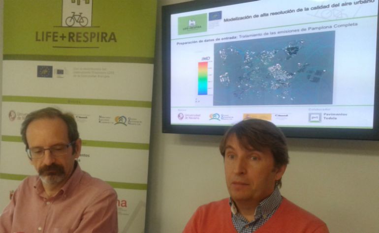 De izquierda a derecha: Arturo Ariño, investigador y profesor de Ciencias Ambientales, y Jesús Miguel Santamaría, coordinador de Life+Respira De izquierda a derecha: Arturo Ariño, investigador y profesor de Ciencias Ambientales, y Jesús Miguel Santamaría, coordinador de Life+Respira