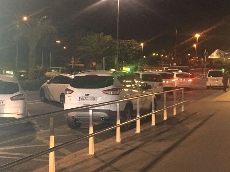 Imagen de la parada de taxis del aeropuerto Imagen de la parada de taxis del aeropuerto