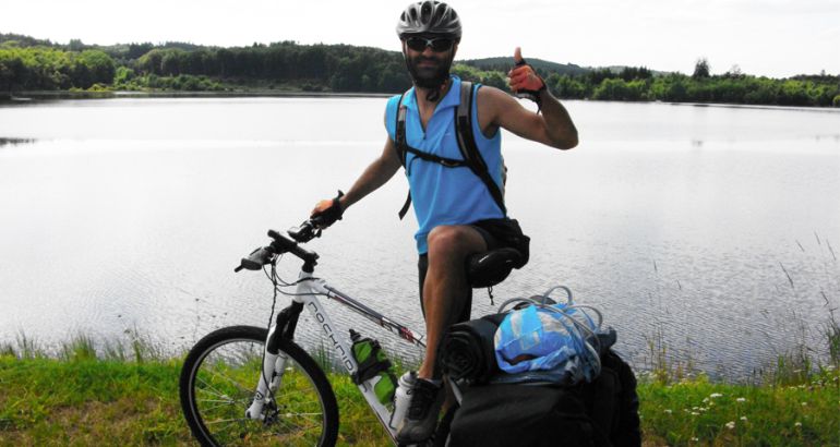 Pedaleará de China a Valencia a favor de la investigación del ELA Pedaleará de China a Valencia a favor de la investigación del ELA