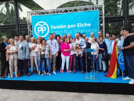El acto ha concluido con "Aromas Ilicitanos" El acto ha concluido con "Aromas Ilicitanos"