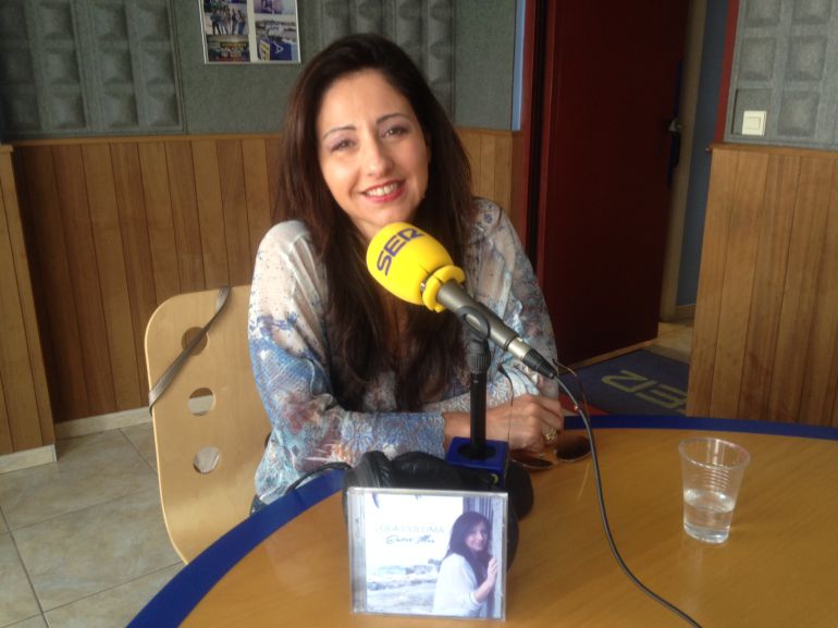 Lola Coloma, en los estudios de Radio Ibiza SER Lola Coloma, en los estudios de Radio Ibiza SER