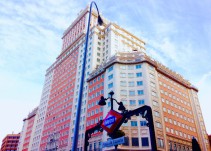 Trinitario Casanova compra el Edificio España a Wanda y se lo vende a Riu