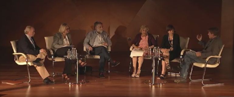 Ignacio Trueba (FAO), Consol Castillo (Ayuntamiento de Valencia), Peio Lópes de Munaín (Ayuntamiento de Vitoria-Gasteiz), Manuela Carmena (alcaldesa de Madrid), Laia Ortíz (Ayuntamiento de Barcelona) y Javier del Pino (Director de A vivir que son dos días, en la SER). Ignacio Trueba (FAO), Consol Castillo (Ayuntamiento de Valencia), Peio Lópes de Munaín (Ayuntamiento de Vitoria-Gasteiz), Manuela Carmena (alcaldesa de Madrid), Laia Ortíz (Ayuntamiento de Barcelona) y Javier del Pino (Director de A vivir que son dos días, en la SER).