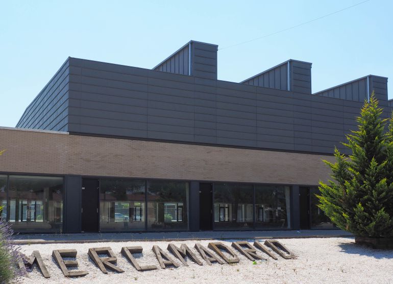 Naves vacías levantadas por la empresa Mercaocio. Naves vacías levantadas por la empresa Mercaocio.