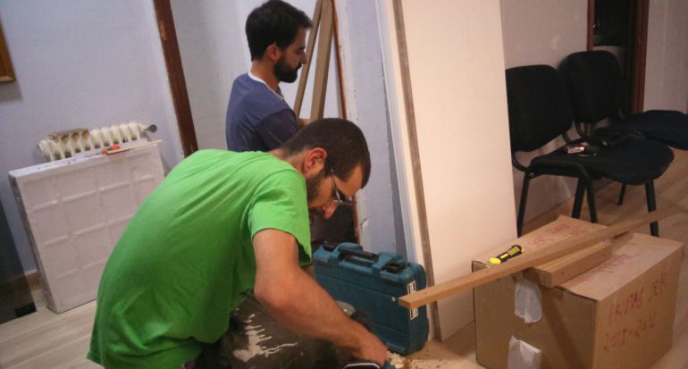 La bajada del paro en la construcción fue la segunda tras el sector servicios. La bajada del paro en la construcción fue la segunda tras el sector servicios.