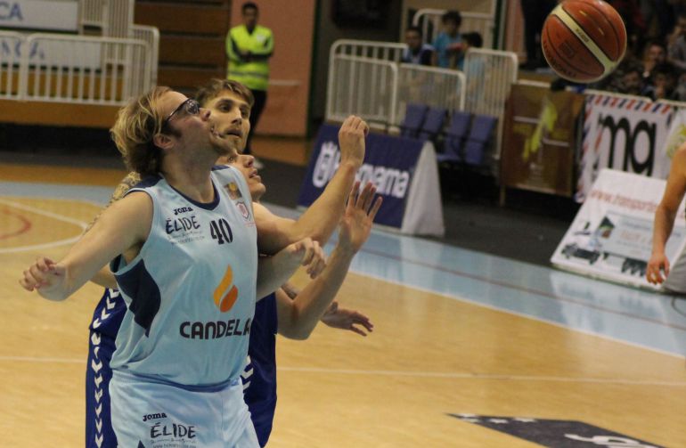 Matt Stainbrook nun encontro co Cafés Candelas Breogán Matt Stainbrook nun encontro co Cafés Candelas Breogán