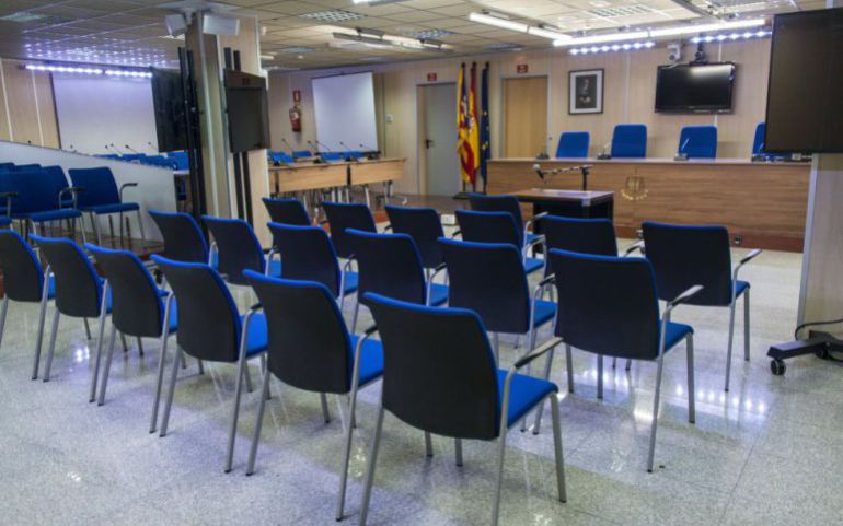 Vista general de una sala de juicios. Vista general de una sala de juicios.