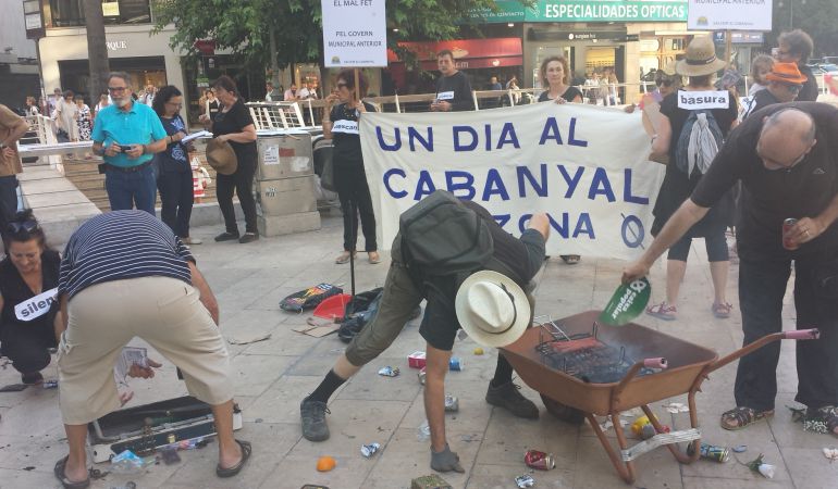 Performance de los vecinos de El Cabanyal Performance de los vecinos de El Cabanyal
