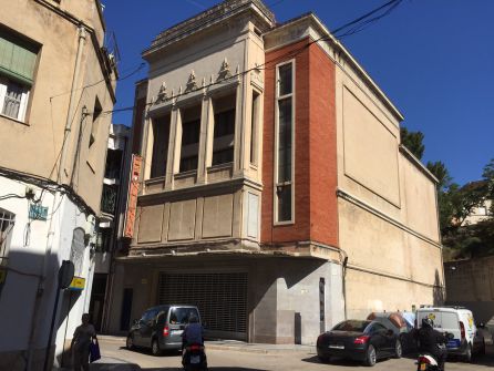 Estat actual de l'edifici del Cine Fémina, al carrer Teodor González de Tortosa. Estat actual de l'edifici del Cine Fémina, al carrer Teodor González de Tortosa.