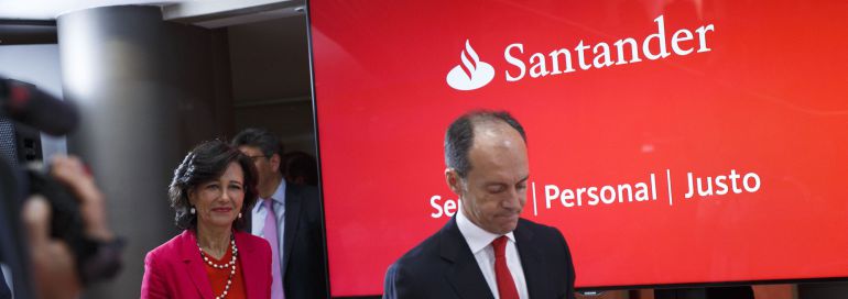 Banco Santander Chairman Ana Patricia Botin (L) arrives a news conference at the Bank's Castellana building on June 7, 2017 in Madrid, Spain. Banco Santander SA has announced today buying the Banco Popular to rescue it from failing for the price of one euro. Banco Santander Chairman Ana Patricia Botin (L) arrives a news conference at the Bank's Castellana building on June 7, 2017 in Madrid, Spain. Banco Santander SA has announced today buying the Banco Popular to rescue it from failing for the price of one euro.