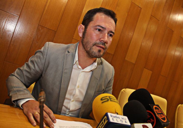 Muñoz en rueda de prensa Muñoz en rueda de prensa