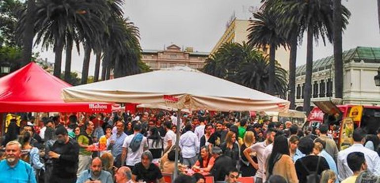 A Coruña: 20.000 personas participan en la feria de comida en la calle 'Rilla na Rúa' A Coruña: 20.000 personas participan en la feria de comida en la calle 'Rilla na Rúa'