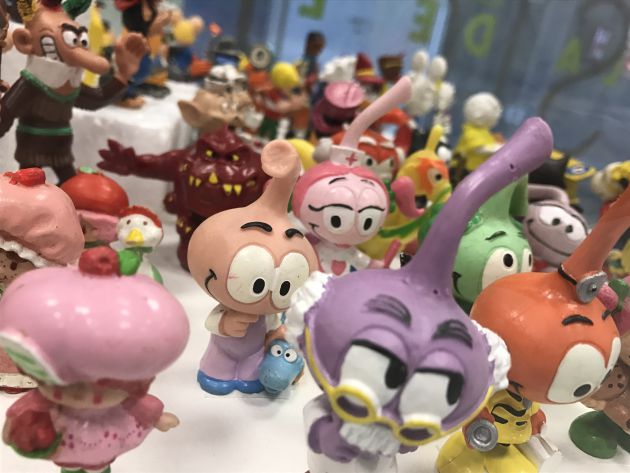 Una colección "gigante" de pequeñas miniaturas Una colección "gigante" de pequeñas miniaturas
