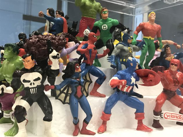 Una colección "gigante" de pequeñas miniaturas Una colección "gigante" de pequeñas miniaturas