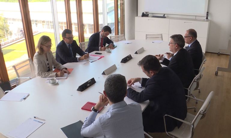 Reunión del president Ximo Puig y la delegación de la Generalitat con la dirección del BEI Reunión del president Ximo Puig y la delegación de la Generalitat con la dirección del BEI
