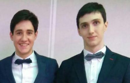 Eloy y Gabriel Portero, el día de su graduación Eloy y Gabriel Portero, el día de su graduación