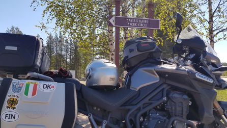 Lo tiene todo Rovaniemi, pero con buen tiempo parece un decorado de far west de Almería Lo tiene todo Rovaniemi, pero con buen tiempo parece un decorado de far west de Almería