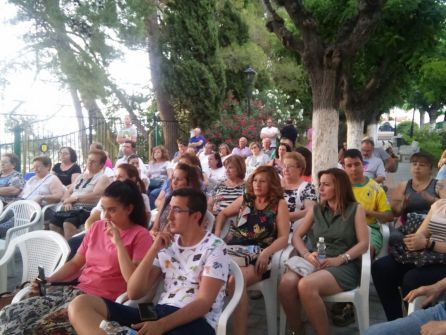 Público asistente a la presentación Público asistente a la presentación