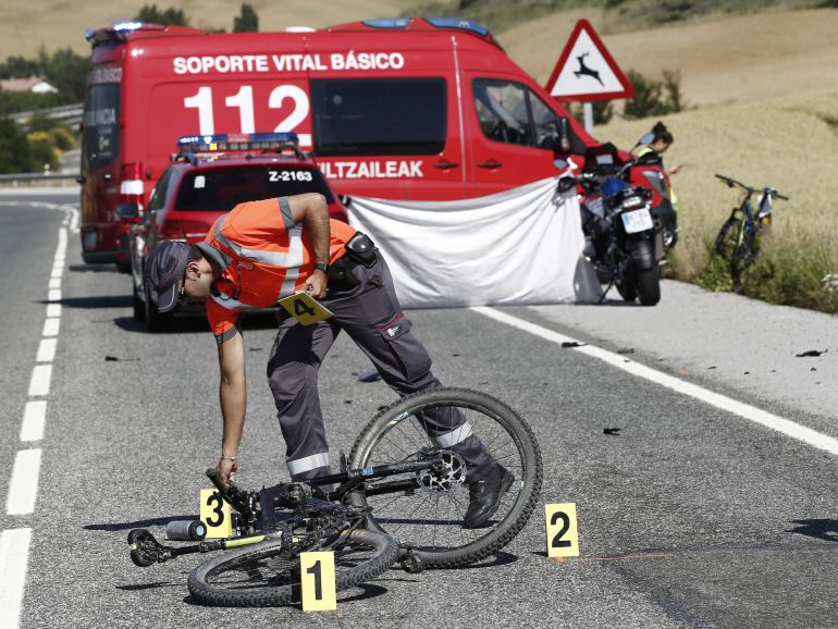 Policía Foral inviestigando el atropello mortal en Navarra Policía Foral inviestigando el atropello mortal en Navarra