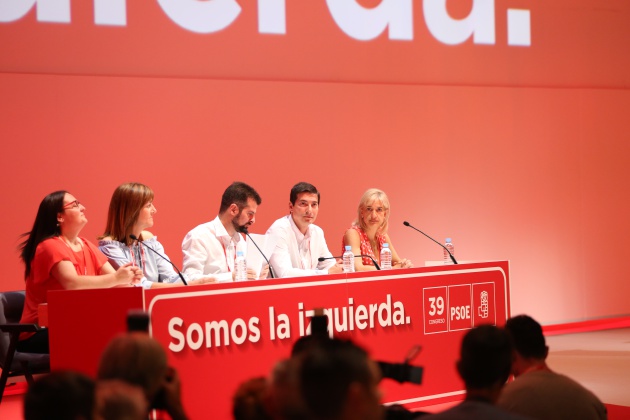 Mesa del Congreso Federal del PSPV con la presencia del alcalde de Burjassot, Rafa García Mesa del Congreso Federal del PSPV con la presencia del alcalde de Burjassot, Rafa García