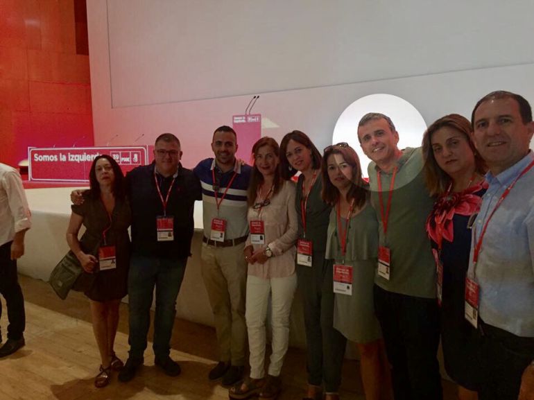 Ignacio López durante el congreso federal del PSOE de este fin de semana junto a otros militantes del partido Ignacio López durante el congreso federal del PSOE de este fin de semana junto a otros militantes del partido