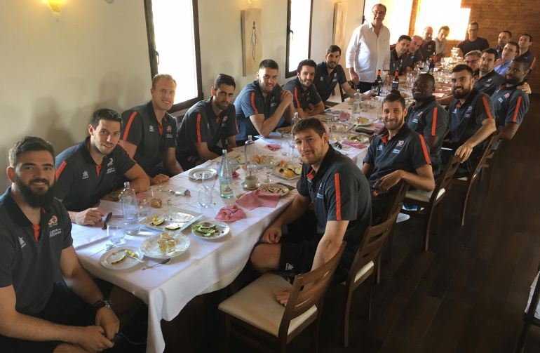 Comida oficial tras la Liga Valencia Basket Comida oficial tras la Liga Valencia Basket