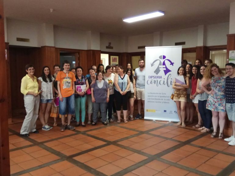 La Diputación forma a una veintena de educadores en igualdad de género y coeducación La Diputación forma a una veintena de educadores en igualdad de género y coeducación
