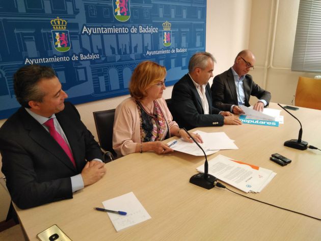 PP y Cs rubrican el acuerdo para aprobar los presupuestos municipales PP y Cs rubrican el acuerdo para aprobar los presupuestos municipales
