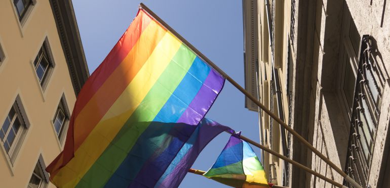 Banderas LGTB que ya ondean en Madrid. Banderas LGTB que ya ondean en Madrid.