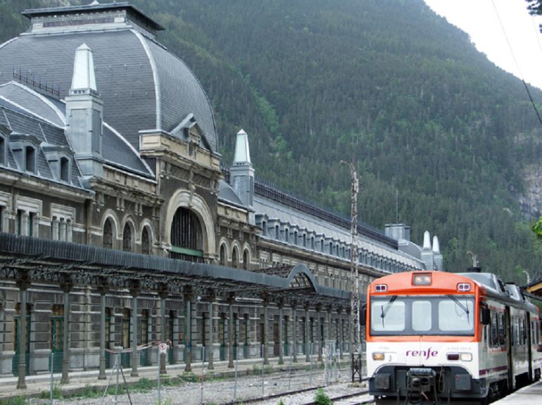 Estación de Canfranc Estación de Canfranc
