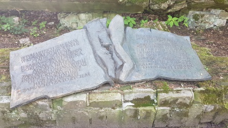 Grabación en el lugar donde Von Stauffenberg atentó contra Hitler. Grabación en el lugar donde Von Stauffenberg atentó contra Hitler.