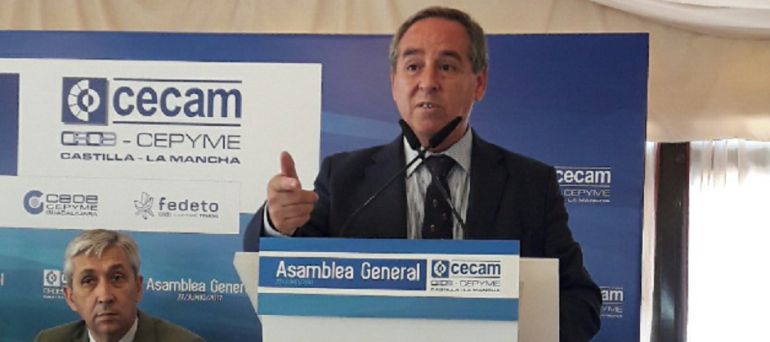 Ángel Nicolás durante su intervención en la Asamblea General ordinaria de Cecam Ángel Nicolás durante su intervención en la Asamblea General ordinaria de Cecam